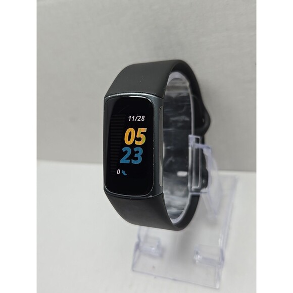 Fitbit Charge 5 Fitness Tracker GPS SpO2 Sleep Monitor Activity W/ Charger Watch - Picture 2 of 11